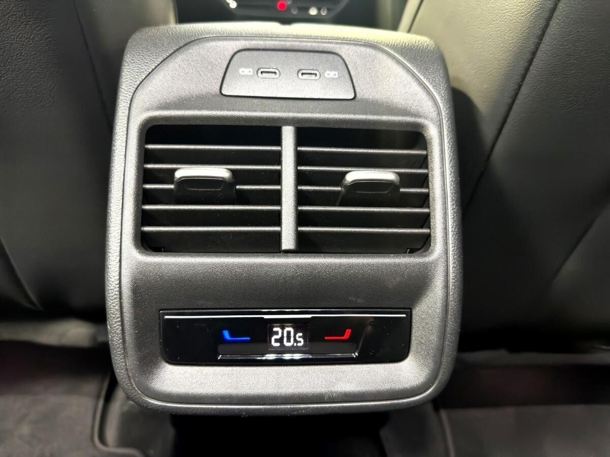 Volkswagen Passat Variant Business 2.0 TD*DCC*AreaViewI*DSG Volkswagen Passat Variant Business 2.0 TD*DCC*AreaViewI*DSG