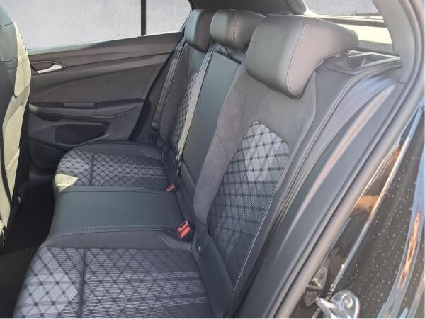 Volkswagen Golf VIII R-Line 1.5 eTSI DSG *BlackStyle*AHK*