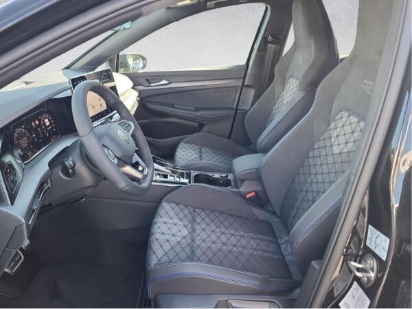 Volkswagen Golf VIII R-Line 1.5 eTSI DSG *BlackStyle*AHK*