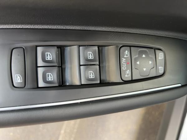 Renault Koleos IINITIAL PARIS 4x4 2.0 DcI UPE:55.800,-