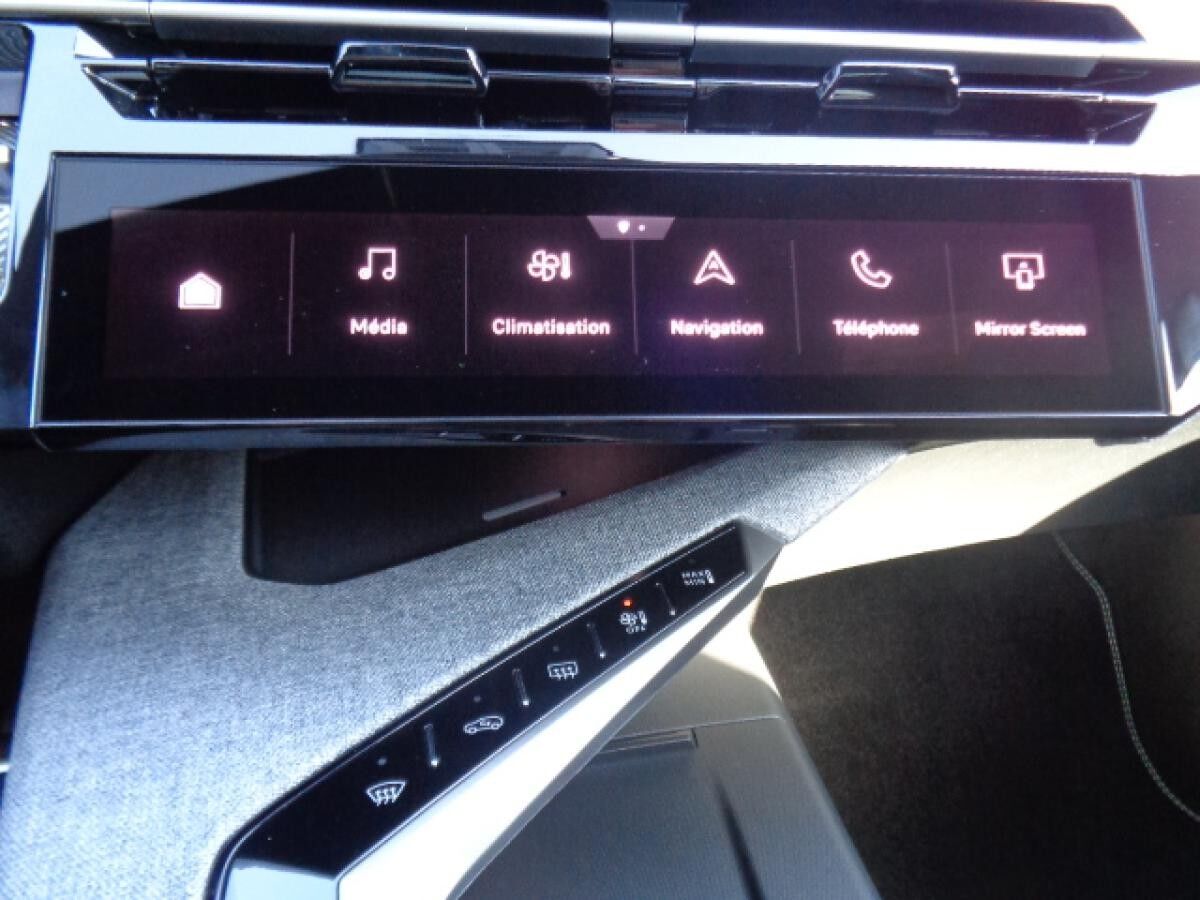 Peugeot 5008 Hybrid 145 e-DSC6 GT Navi Glasdach 7Sitze