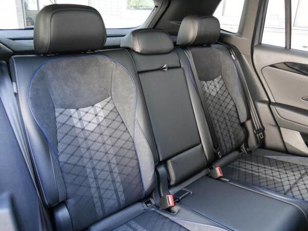 Volkswagen Tiguan R-Line 1,5 l eHybrid AHK,Pano,IQ,Navi Lagerwagen !