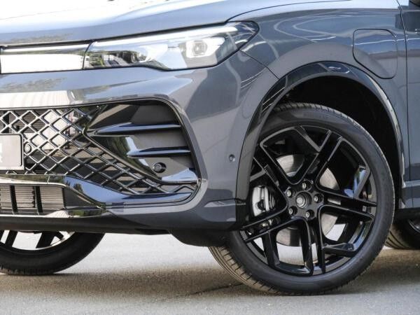 Volkswagen Tiguan R-Line 1,5 l eHybrid AHK,Pano,IQ,Navi Lagerwagen !