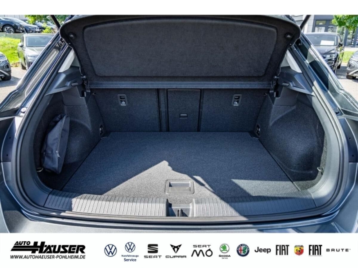 Volkswagen T-Roc Life 1.5 TSI DSG NAVI KAMERA PARK ACC LED APP-CONNECT SITZHZG