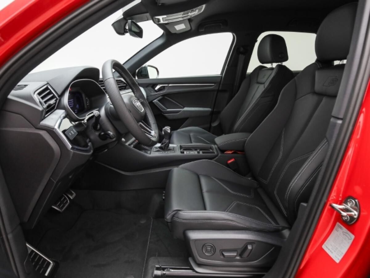 Audi Q3 S line 45 TFSI quattro Navi Standhzg. ACC Matrix