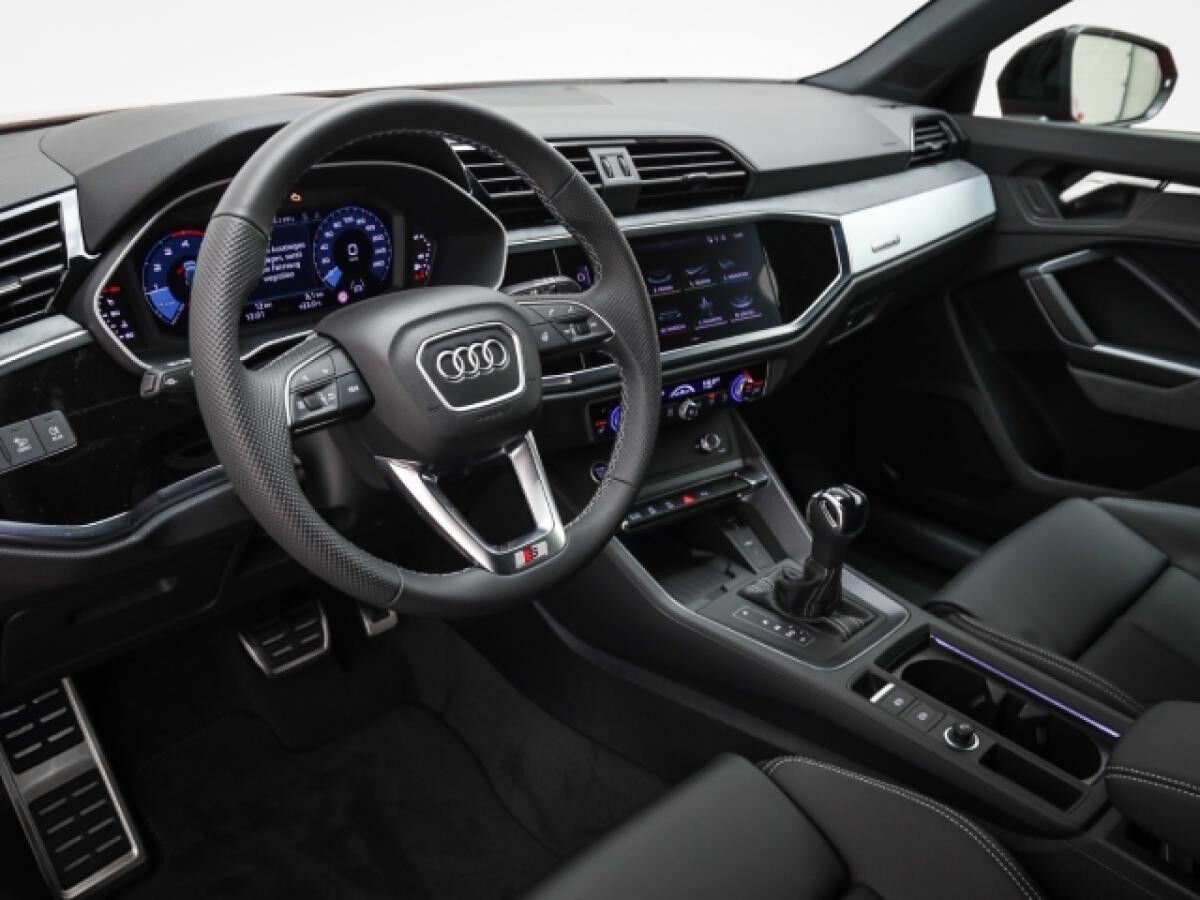 Audi Q3 S line 45 TFSI quattro Navi Standhzg. ACC Matrix