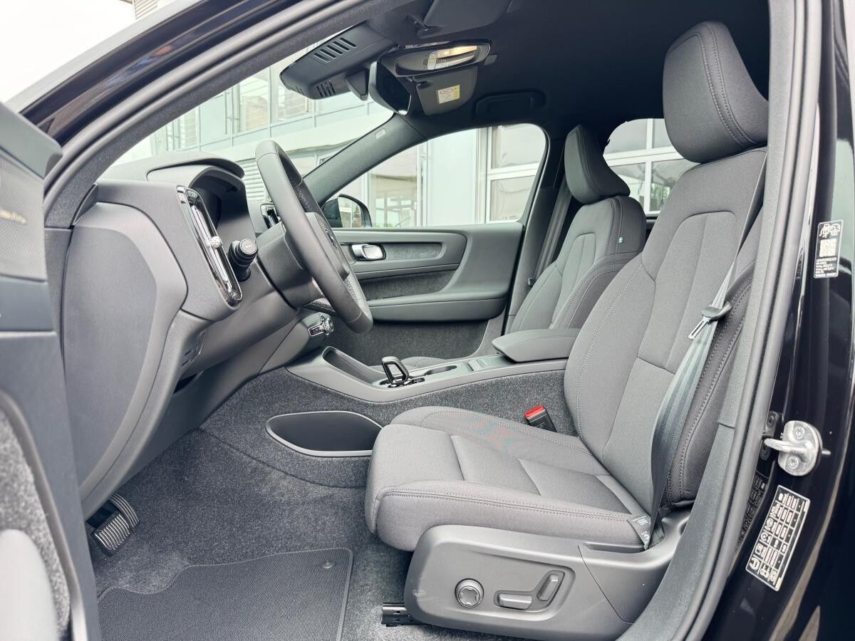 Volvo EX40 Twin Motor AWD PLUS - BLACK EDITION - Sofort lieferbar!