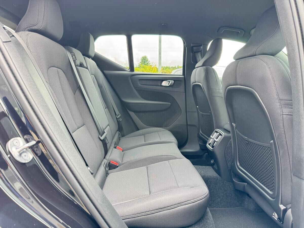 Volvo EX40 Twin Motor AWD PLUS - BLACK EDITION - Sofort lieferbar!