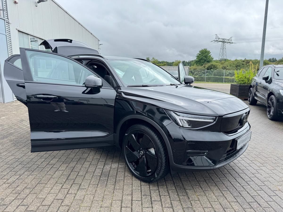 Volvo EX40 Twin Motor AWD PLUS - BLACK EDITION - Sofort lieferbar!