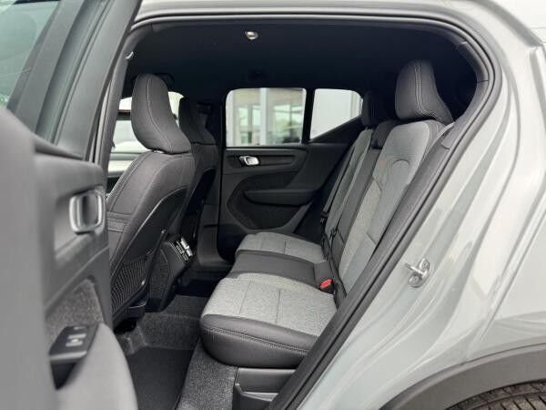Volvo XC40 B3 DKG PLUS - BLACK EDITION - MJ26 - Sofort lieferbar -