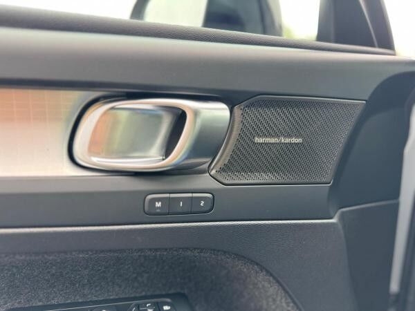 Volvo XC40 B3 DKG PLUS - BLACK EDITION - MJ26 - Sofort lieferbar -