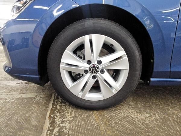Volkswagen Golf 8 Life 1.5 TSI ACC AHK LED NAVI SHZ 5J.GAR.