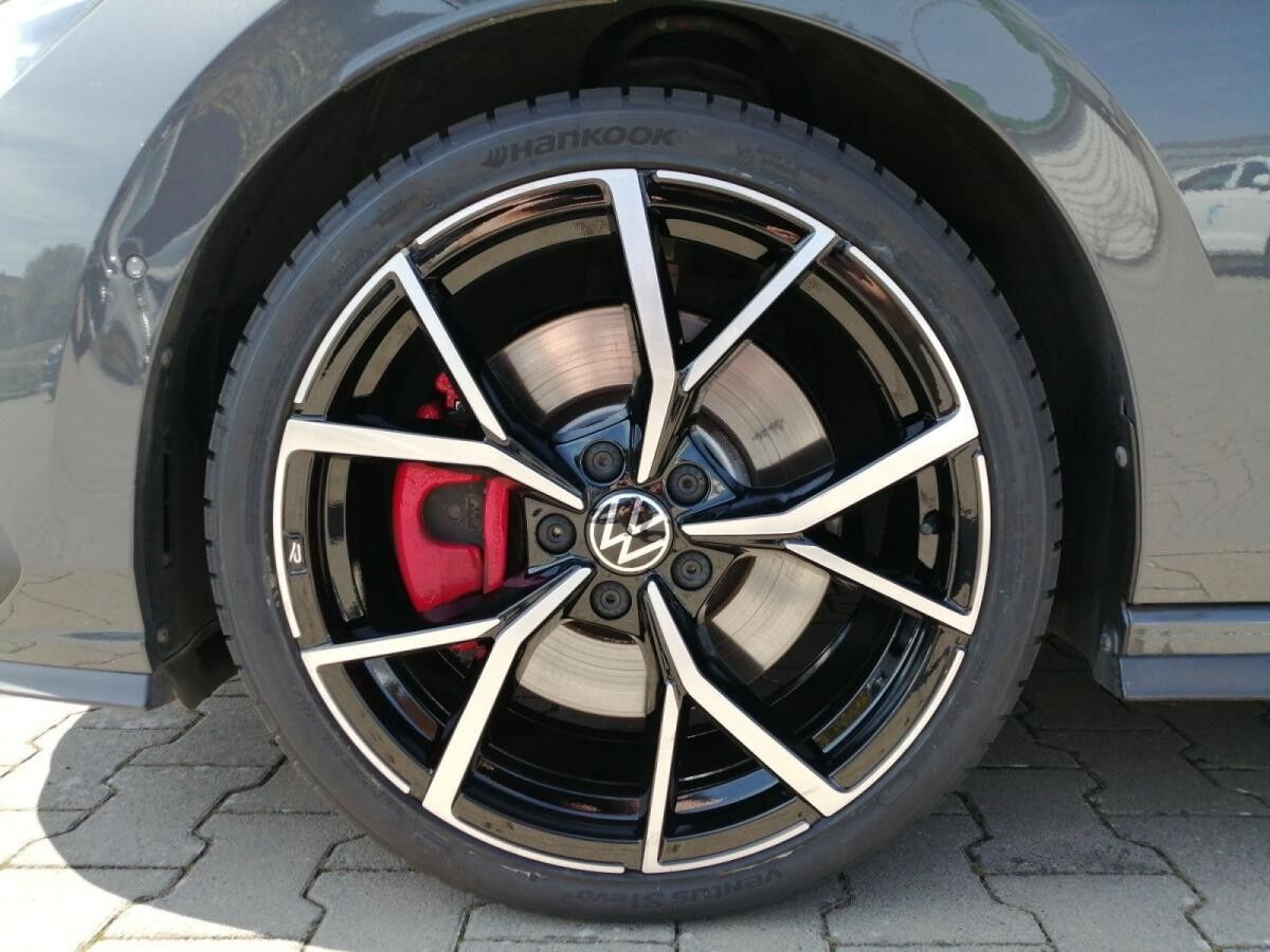 Volkswagen Golf VIII GTI 2.0 TSI / Matrix, ACC, Pano, AHK