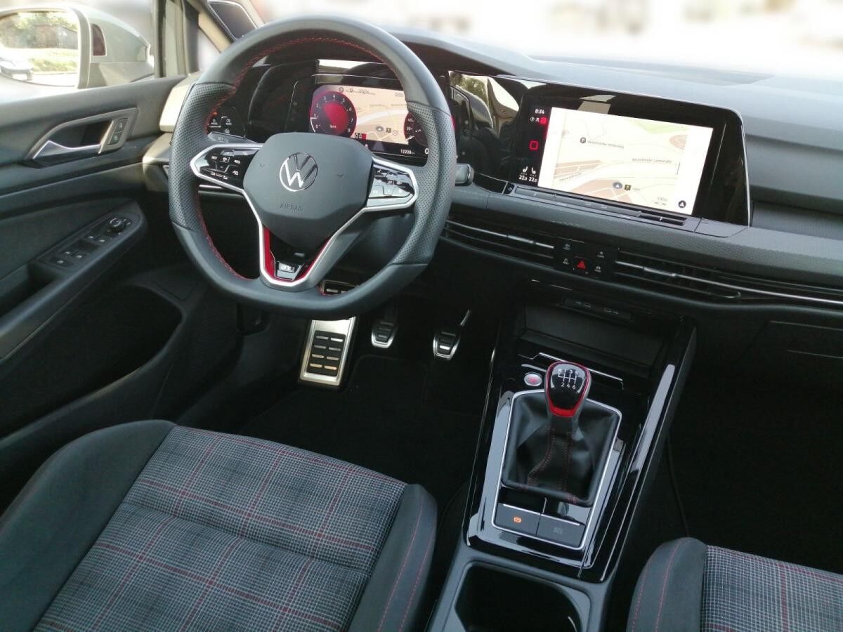 Volkswagen Golf VIII GTI 2.0 TSI / Matrix, ACC, Pano, AHK