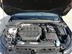 Volkswagen Golf VIII GTI 2.0 TSI / Matrix, ACC, Pano, AHK