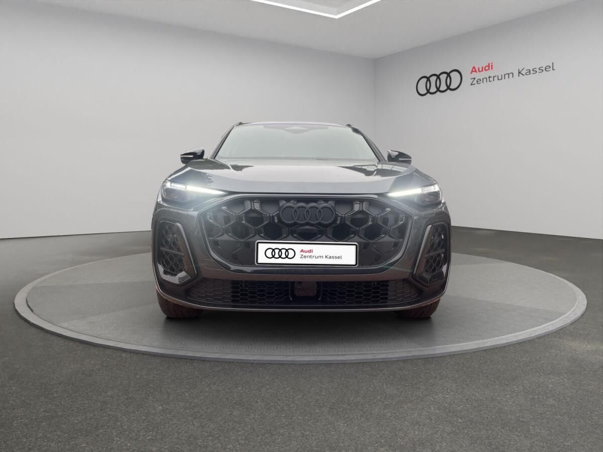 Audi Q5 TDI quattro LED Navi 360°Kam AHK 21" Audi Q5 TDI quattro LED Navi 360°Kam AHK 21"