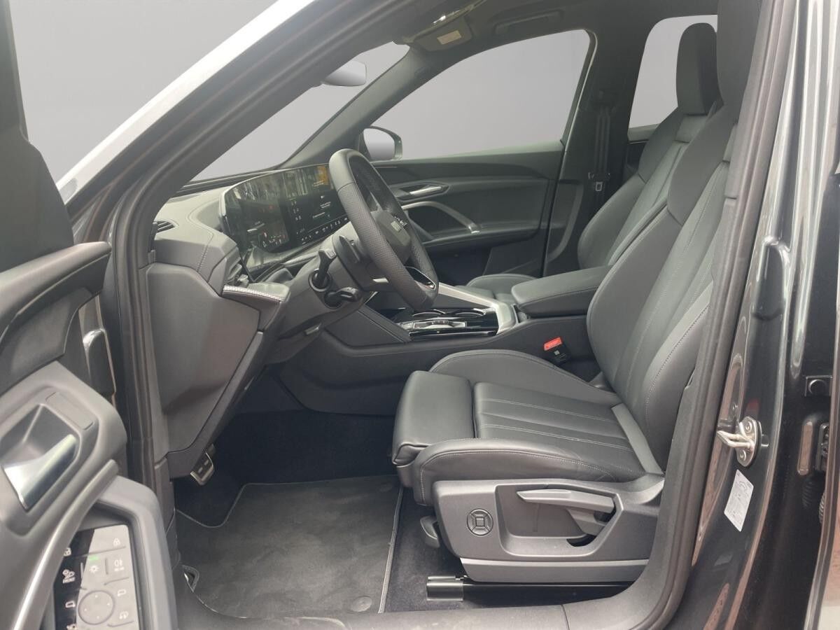 Audi Q5 TDI quattro LED Navi 360°Kam AHK 21" Audi Q5 TDI quattro LED Navi 360°Kam AHK 21"