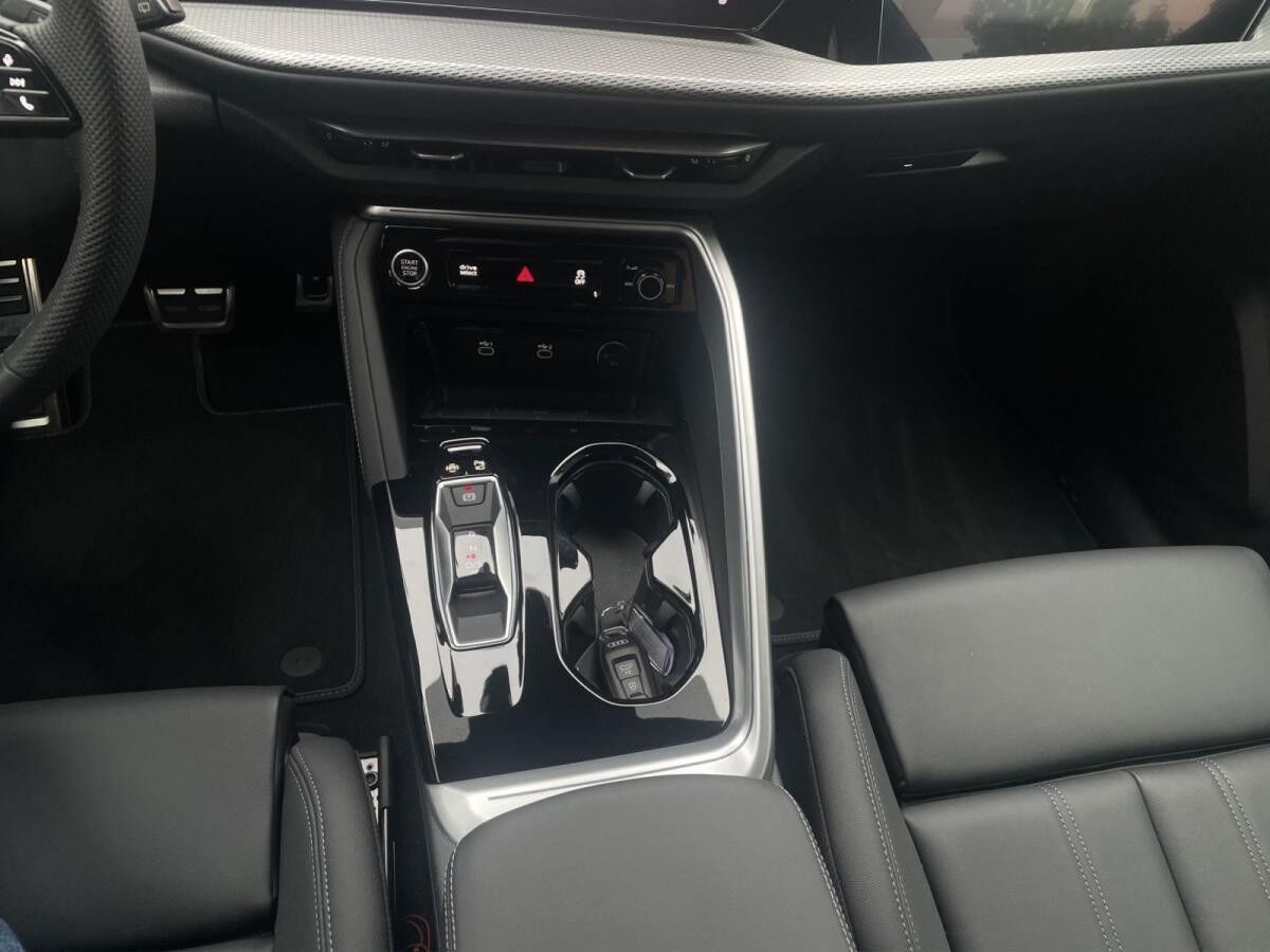 Audi Q5 TDI quattro LED Navi 360°Kam AHK 21" Audi Q5 TDI quattro LED Navi 360°Kam AHK 21"