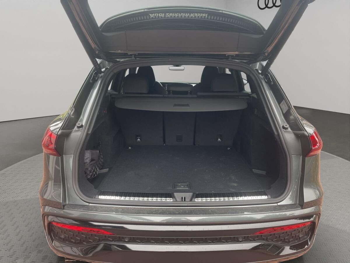 Audi Q5 TDI quattro LED Navi 360°Kam AHK 21" Audi Q5 TDI quattro LED Navi 360°Kam AHK 21"