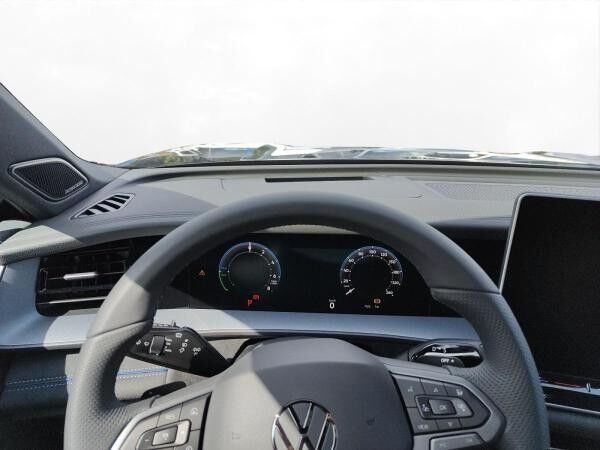Volkswagen Tayron R-Line 1,5 l eHybrid DCC,Pano,Massagesitz