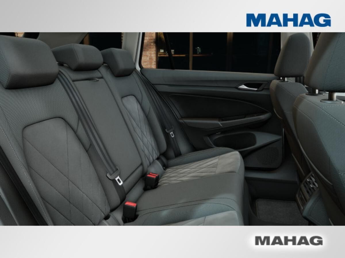 Volkswagen Golf VIII Variant 1.5 eTSI Style LED+Navi RearView AppConnect Alu18'Bergamo DSG