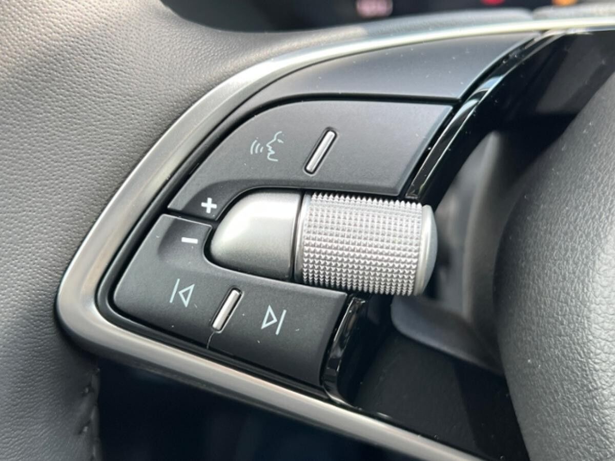 Skoda Octavia Combi Essence 2.0 TDI *AHK,LED,SmartLink*