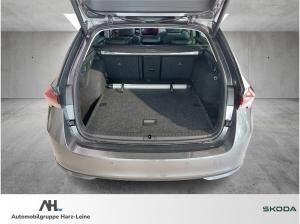 Skoda Octavia Combi 2.0 TDI Selection DSG LED HuD Navi 360° ACC Skoda Octavia Combi 2.0 TDI Selection DSG LED HuD Navi 360° ACC