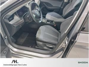 Skoda Octavia Combi 2.0 TDI Selection DSG LED HuD Navi 360° ACC Skoda Octavia Combi 2.0 TDI Selection DSG LED HuD Navi 360° ACC