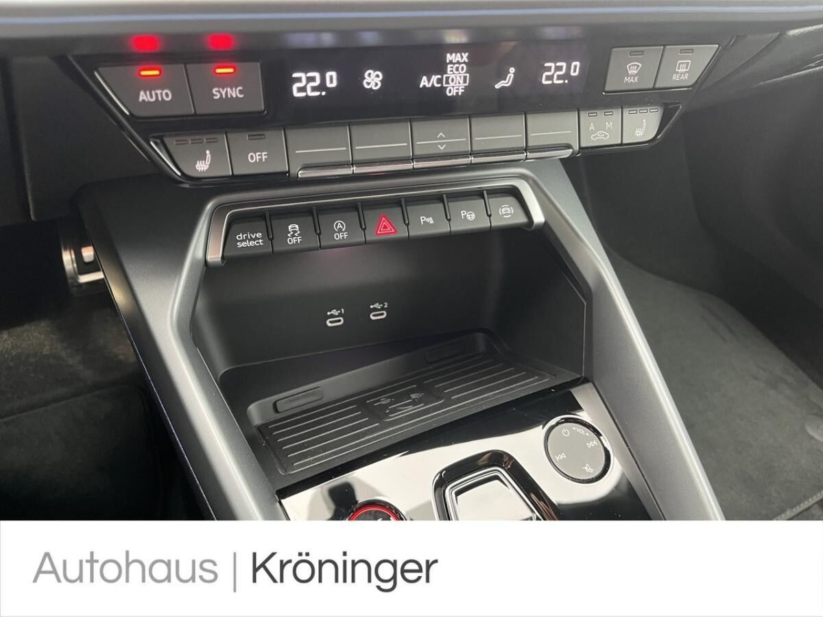 Audi RS3 RS 3 Limousine 2.5 TFSI quattro Navi Sonos Oak