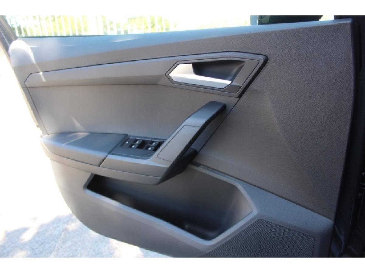 Seat Arona 1.0 TSI DSG Road Edition NAVI LED KAMERA SHZ GRA DAB 17