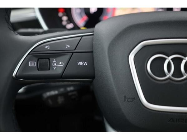 Audi Q3 40 TFSI quattro S line AHK/19''/StHz/ACC/Virt+