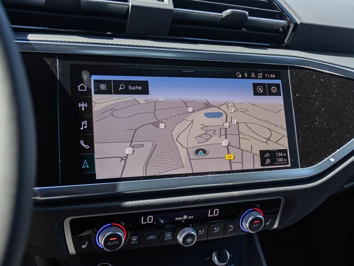 Audi Q3 SUV advanced 35 TFSI S tronic AHK NAVI MATRIX 360°