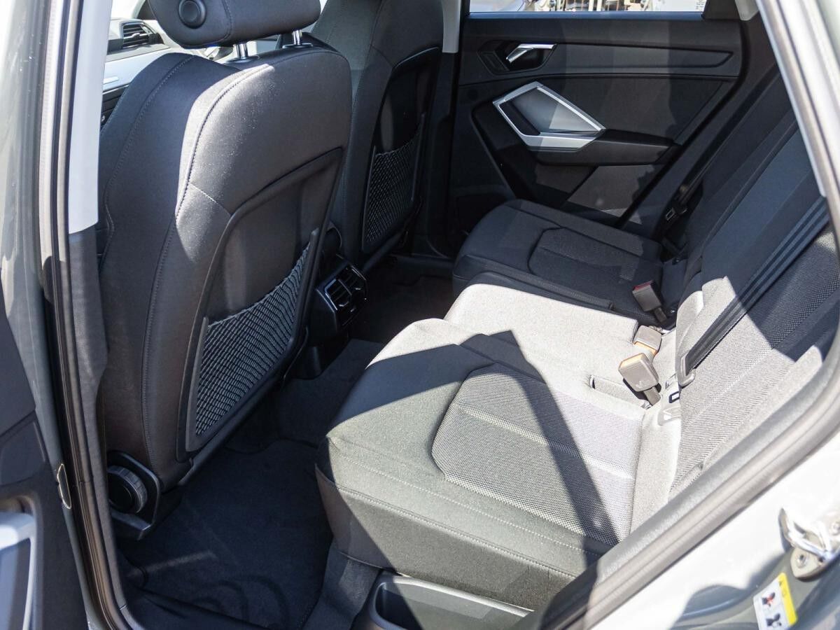 Audi Q3 SUV advanced 35 TFSI S tronic AHK NAVI MATRIX 360°