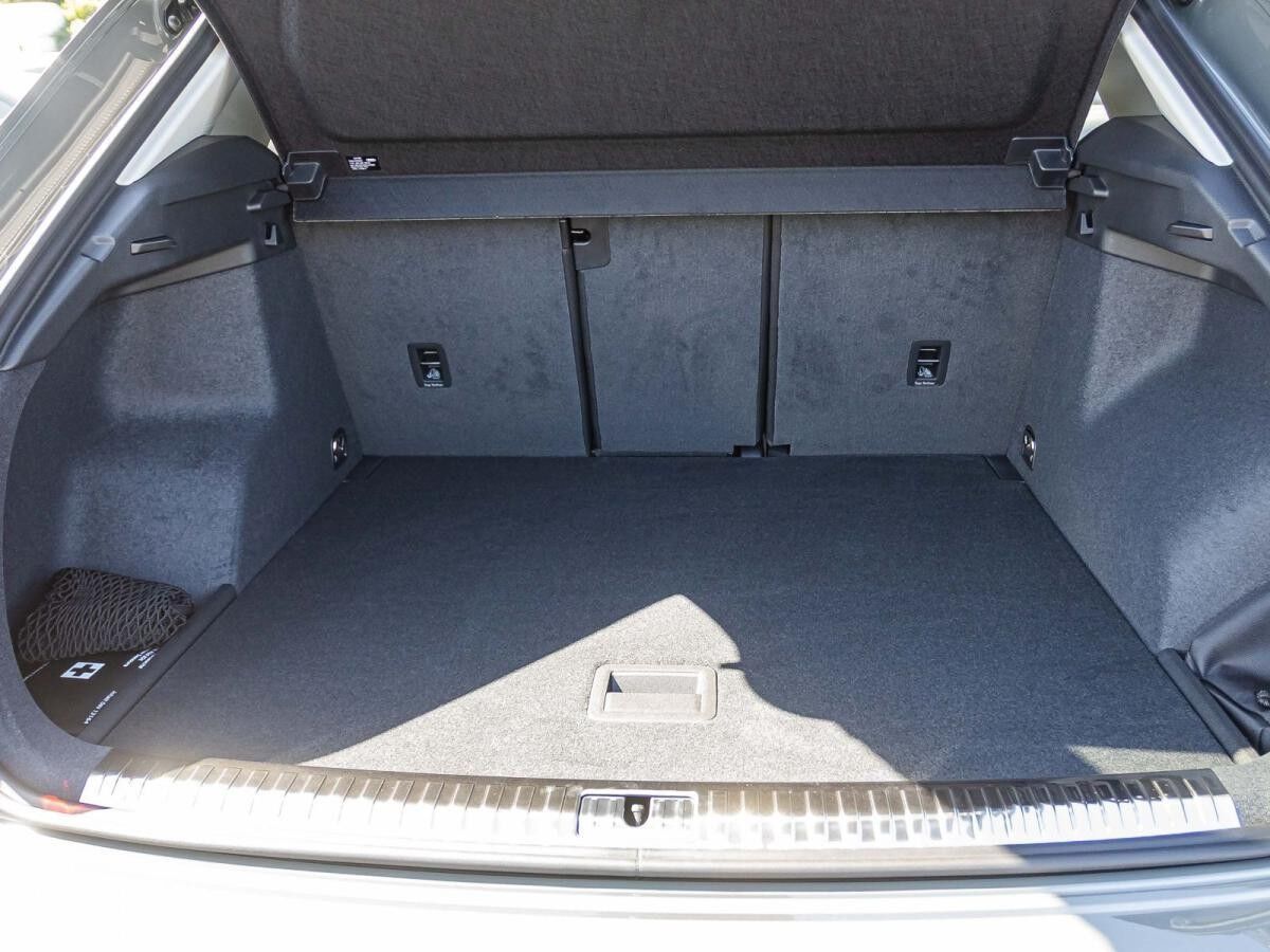 Audi Q3 SUV advanced 35 TFSI S tronic AHK NAVI MATRIX 360°