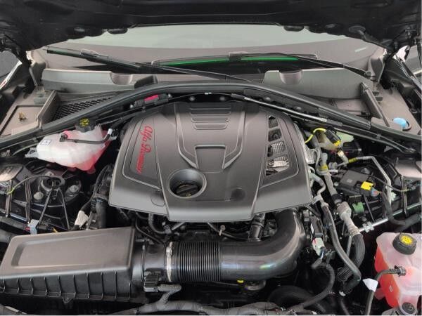 Alfa Romeo Giulia INTENSA 2.0 Turbo 206kW 280 PS AT8-Q4