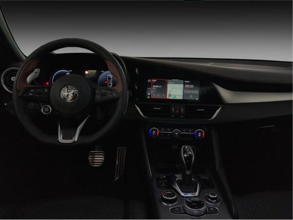 Alfa Romeo Giulia INTENSA 2.0 Turbo 206kW 280 PS AT8-Q4