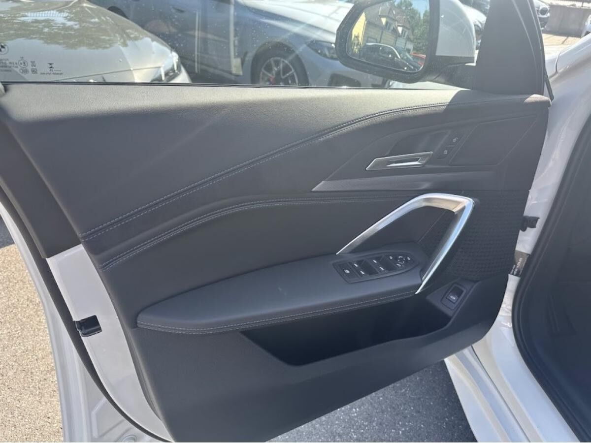 BMW iX2 eDrive20 M Sport || 19Z adapt.LED AHK