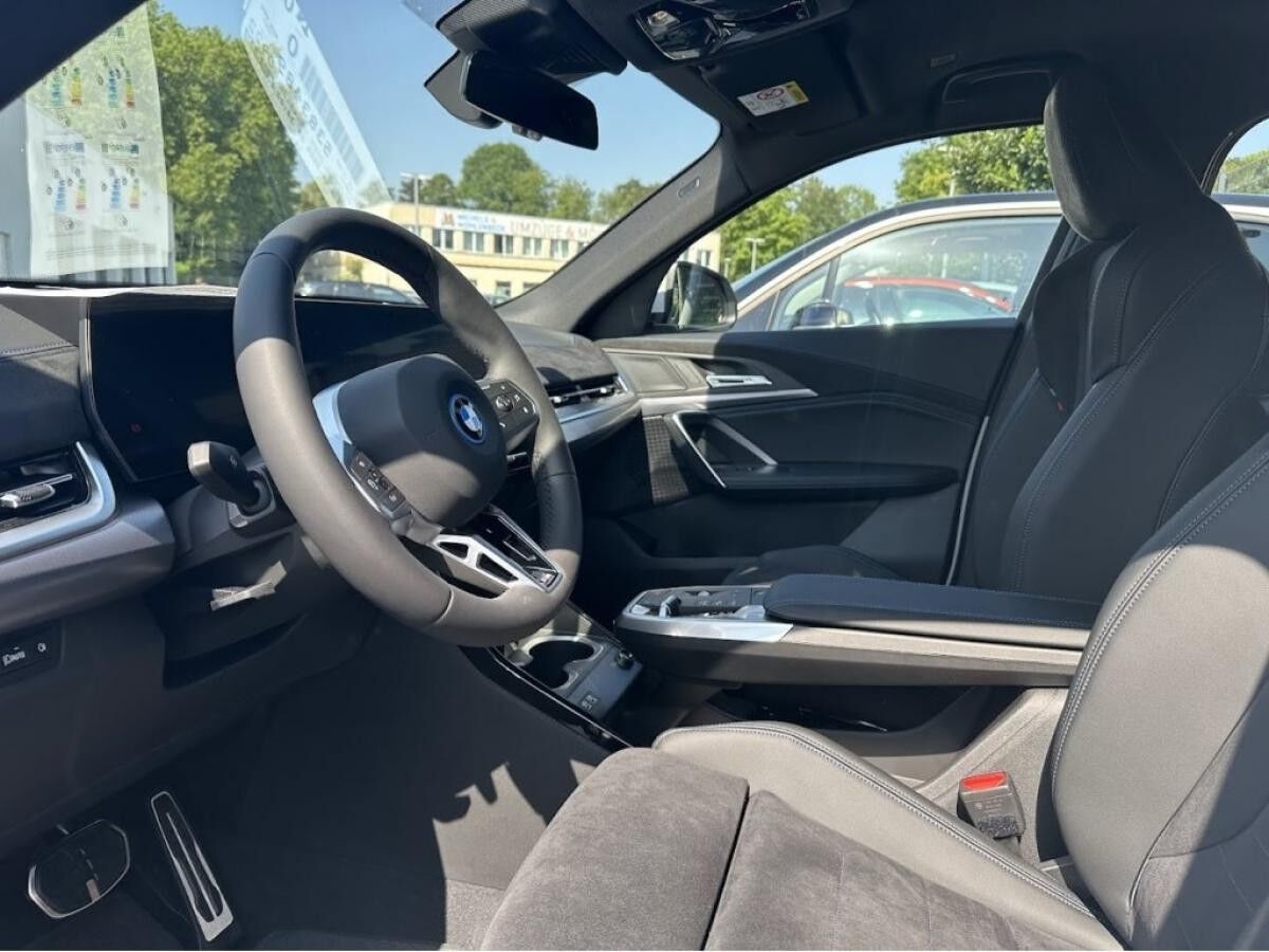 BMW iX2 eDrive20 M Sport || 19Z adapt.LED AHK