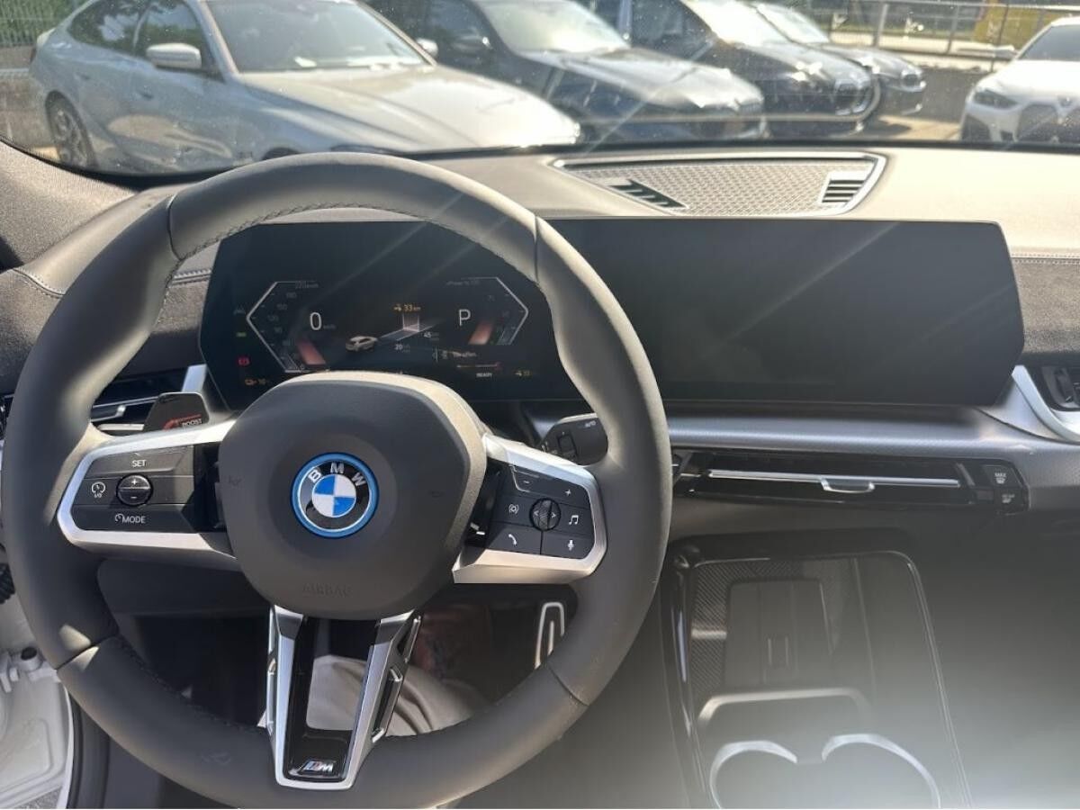 BMW iX2 eDrive20 M Sport || 19Z adapt.LED AHK