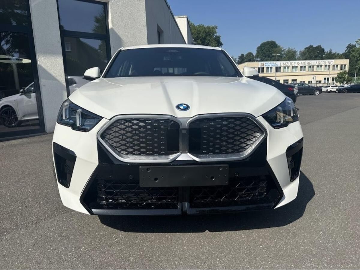 BMW iX2 eDrive20 M Sport || 19Z adapt.LED AHK