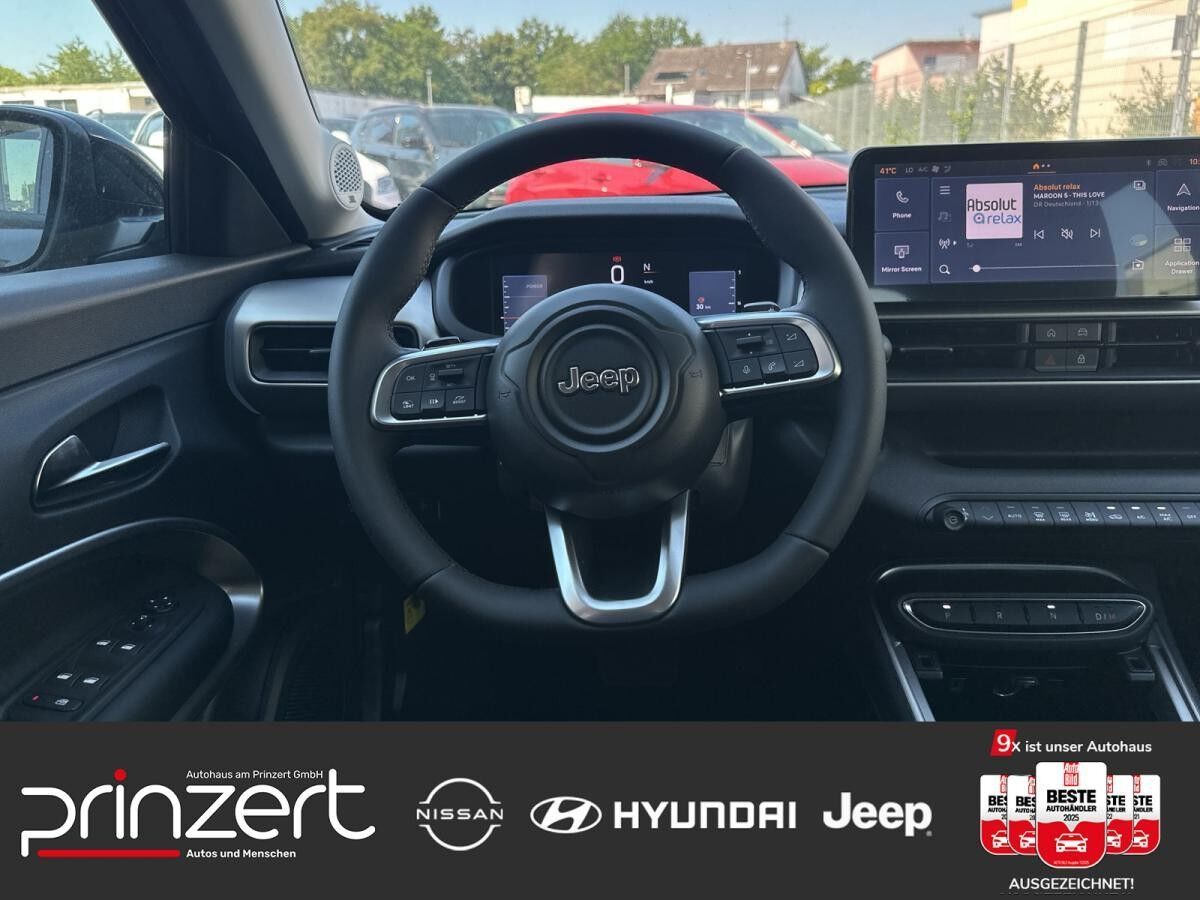 Jeep Avenger 1.2 e-hybrid "Summit" Infotainment-Paket