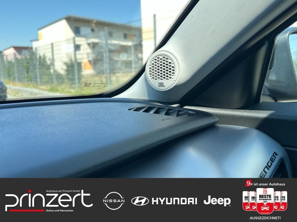 Jeep Avenger 1.2 e-hybrid "Summit" Infotainment-Paket