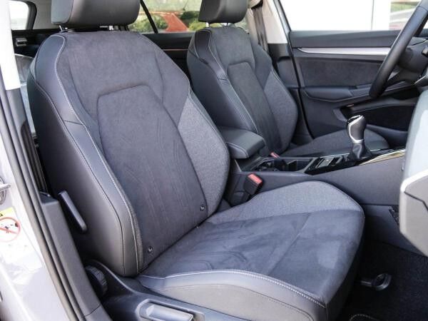 Volkswagen Golf VIII Variant Style AHK Navi Kamera HeadUp