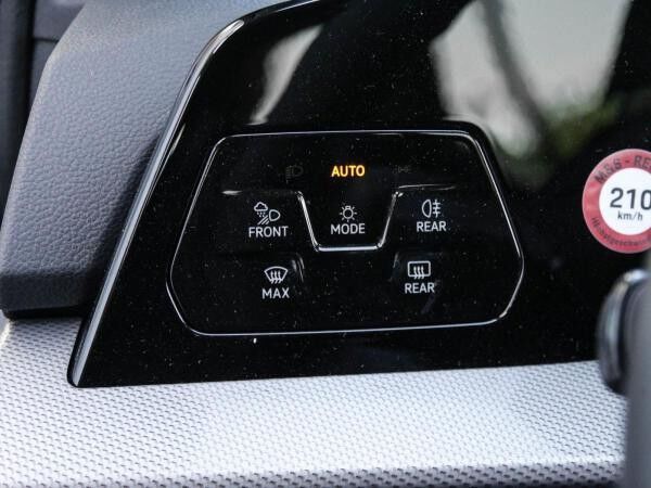 Volkswagen Golf VIII Variant Style AHK Navi Kamera HeadUp