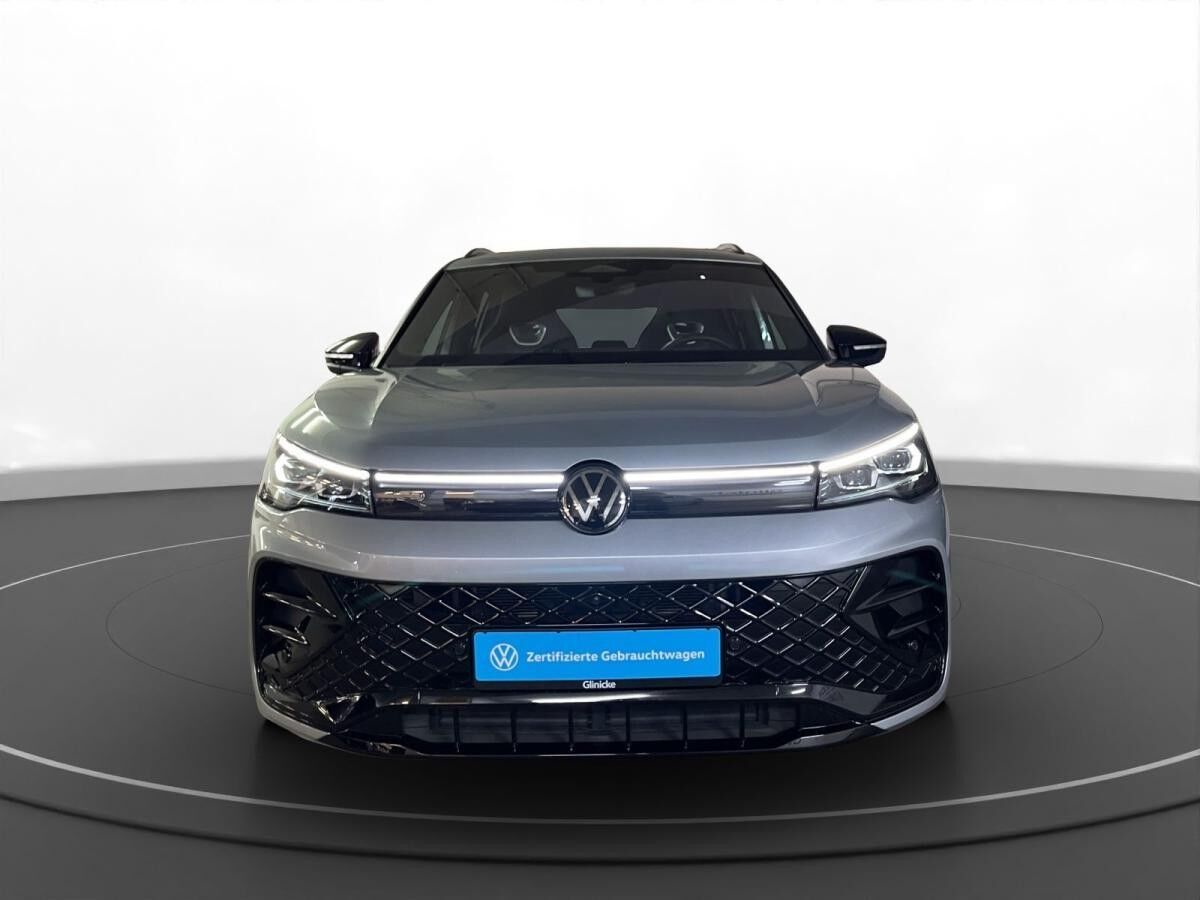 Volkswagen Tiguan 2.0 TDI 4M R-Line AHK Pano Matrix LM 19" ACC Navi