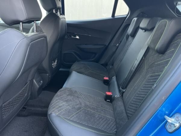Peugeot 2008 GT HYBRID 145 *SOFORT VERFÜGBAR*