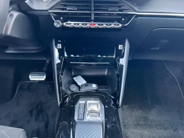Peugeot 2008 GT HYBRID 145 *SOFORT VERFÜGBAR*