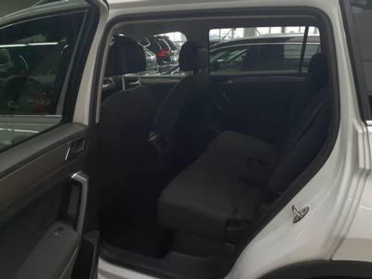 Volkswagen Tiguan Allspace 2.0 TDI DSG / 7-SITZER AHK NAVI