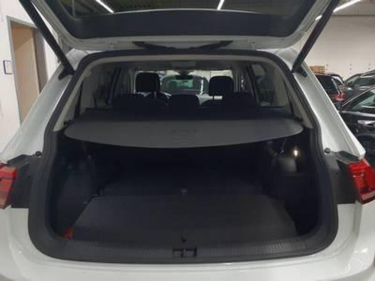 Volkswagen Tiguan Allspace 2.0 TDI DSG / 7-SITZER AHK NAVI