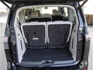 Volkswagen ID.Buzz Pro langer Radstand Motor: 86 kWh Getriebe: 1-Gang-Automatikgetriebe Radstand: 3239 mm LR